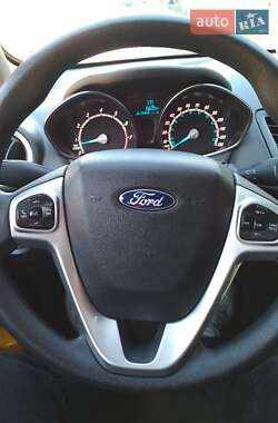 Хэтчбек Ford Fiesta 2017 в 