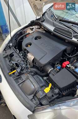 Хэтчбек Ford Fiesta 2014 в 