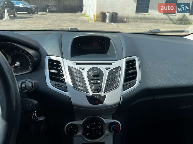 Хетчбек Ford Fiesta 2011 в Києві