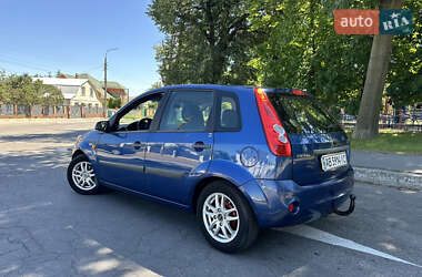 Хэтчбек Ford Fiesta 2007 в 