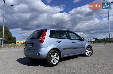 Хэтчбек Ford Fiesta 2006 в 