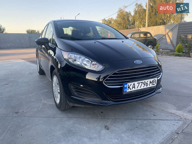 Седан Ford Fiesta 2016 в Калиновке