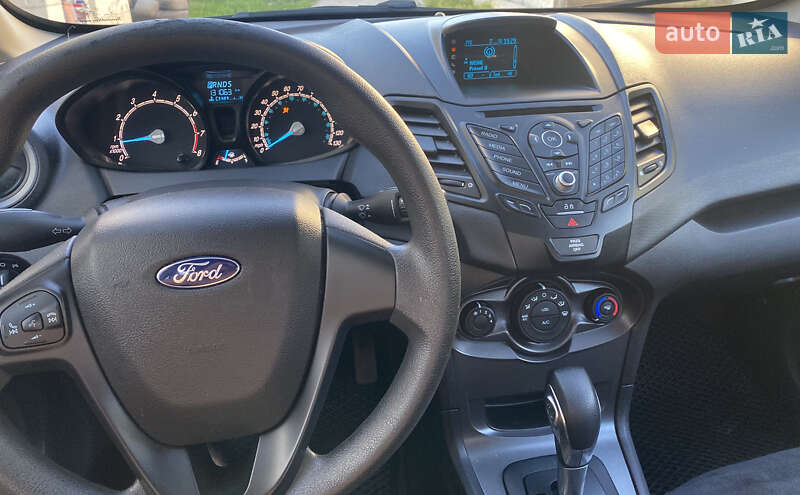 Седан Ford Fiesta 2016 в Калиновке