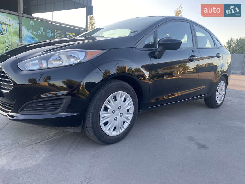 Седан Ford Fiesta 2016 в Калиновке