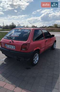 Хэтчбек Ford Fiesta 1993 в 