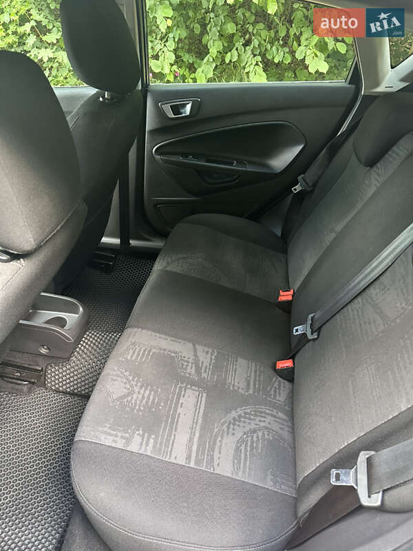 Хэтчбек Ford Fiesta 2012 в Киеве
