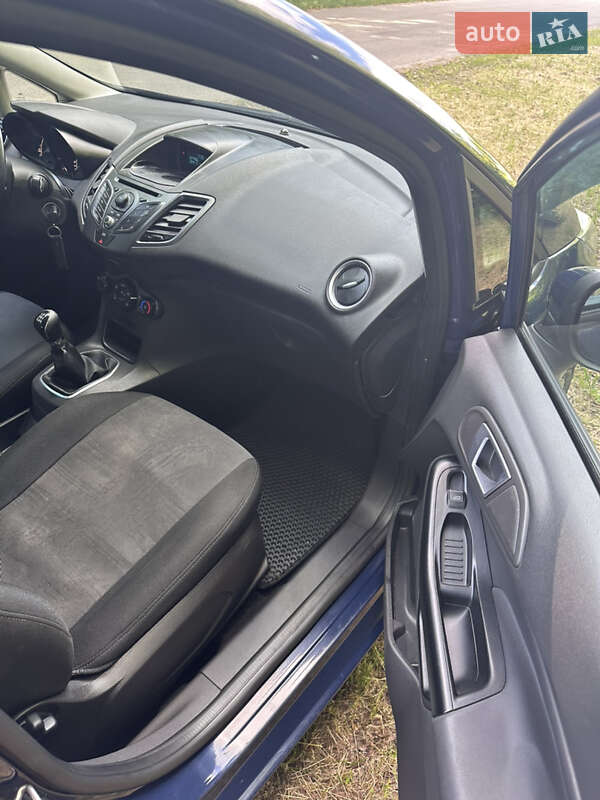 Хэтчбек Ford Fiesta 2012 в Киеве