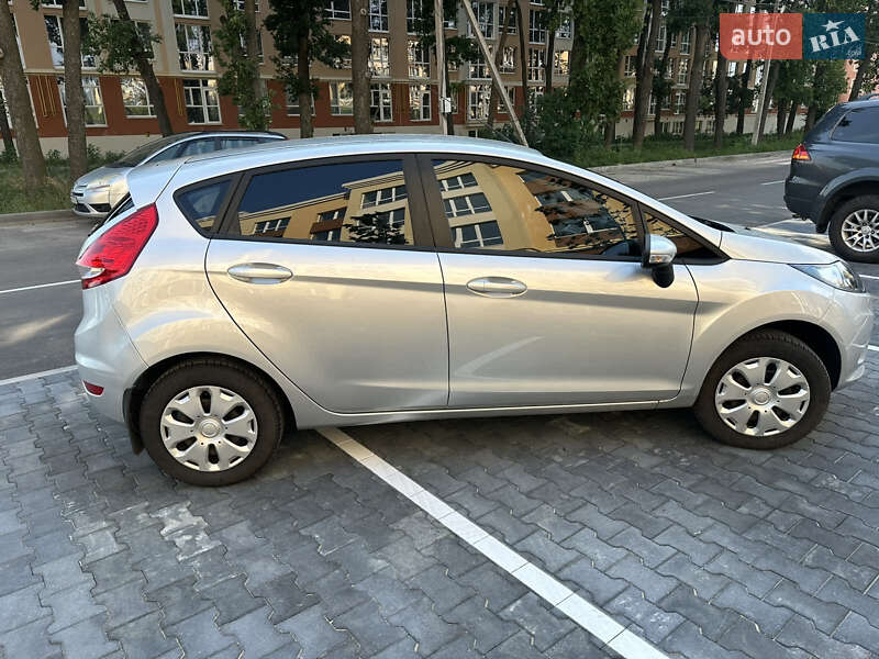 Хэтчбек Ford Fiesta 2011 в Киеве