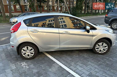 Хэтчбек Ford Fiesta 2011 в 