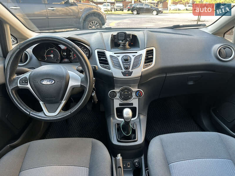 Хэтчбек Ford Fiesta 2011 в Киеве