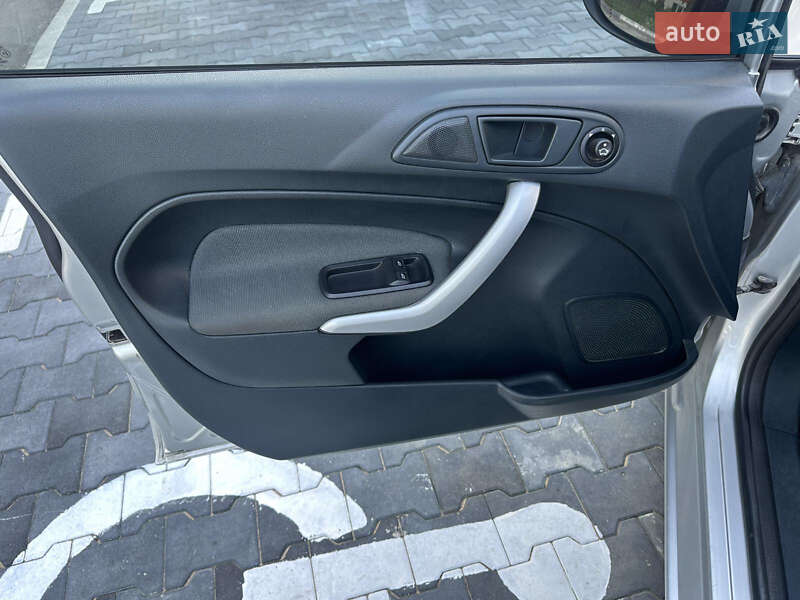 Хэтчбек Ford Fiesta 2011 в Киеве