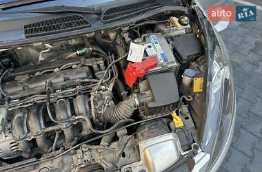 Хэтчбек Ford Fiesta 2011 в 