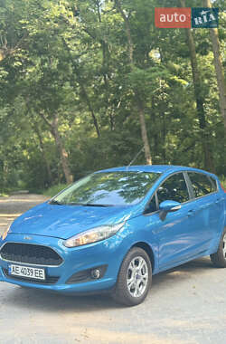 Хэтчбек Ford Fiesta 2016 в 