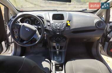 Хэтчбек Ford Fiesta 2017 в 
