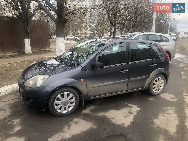 Хэтчбек Ford Fiesta 2006 в Измаиле