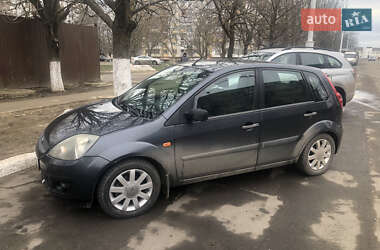 Хэтчбек Ford Fiesta 2006 в 