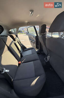 Хэтчбек Ford Fiesta 2013 в 