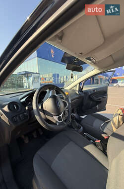 Хэтчбек Ford Fiesta 2013 в 
