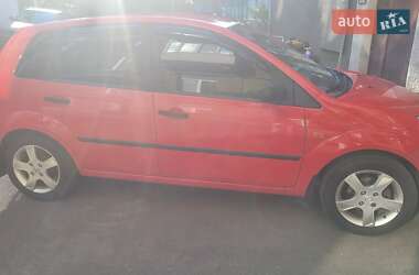 Хэтчбек Ford Fiesta 2003 в 