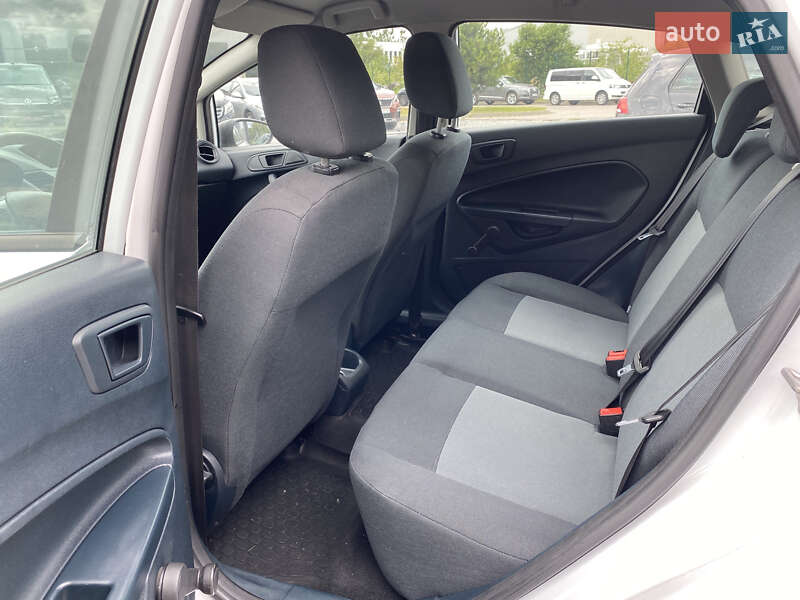 Хэтчбек Ford Fiesta 2012 в Львове