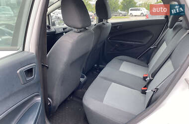 Хэтчбек Ford Fiesta 2012 в 