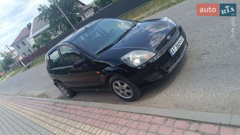 Хэтчбек Ford Fiesta 2005 в Тлумаче