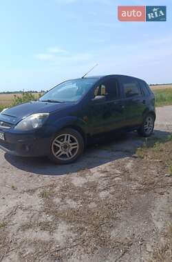 Хэтчбек Ford Fiesta 2006 в 
