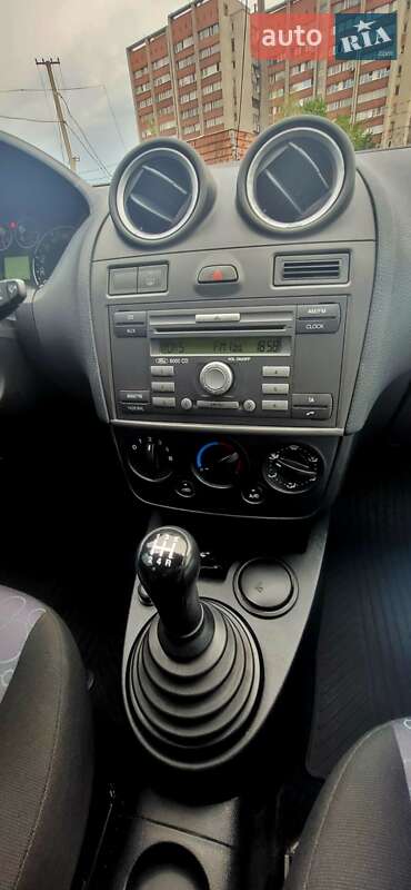 Хетчбек Ford Fiesta 2008 в Львові