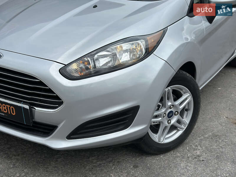 Седан Ford Fiesta 2019 в Шептицькому