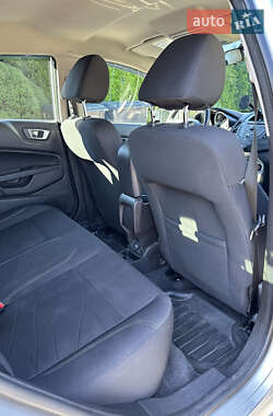Хетчбек Ford Fiesta 2013 в 
