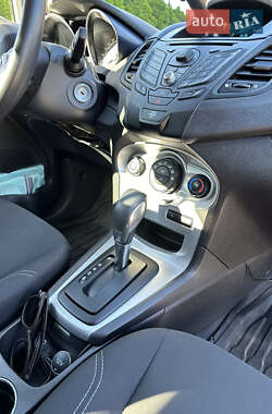 Хетчбек Ford Fiesta 2013 в 