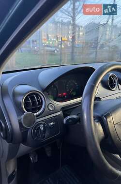 Хэтчбек Ford Fiesta 2002 в 