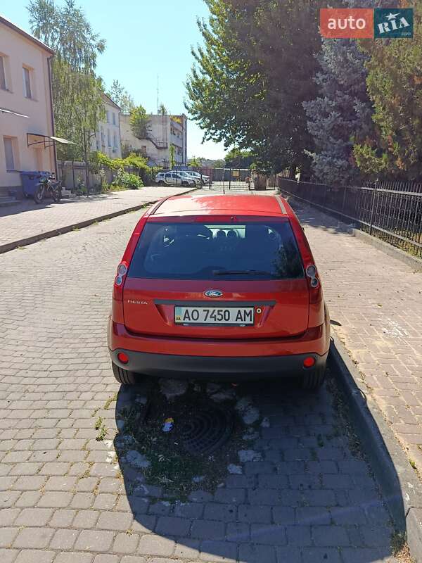 Хэтчбек Ford Fiesta 2008 в Ужгороде