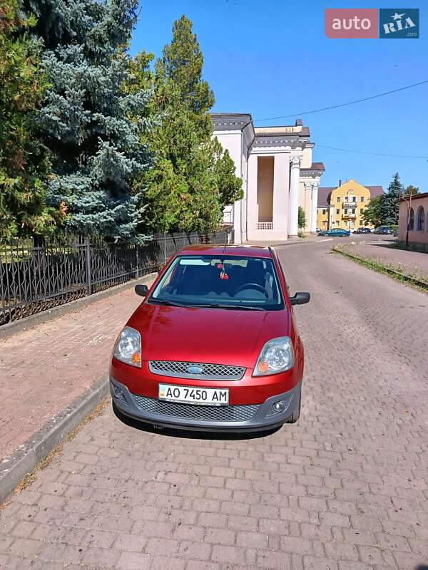 Хэтчбек Ford Fiesta 2008 в Ужгороде