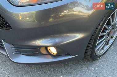 Хэтчбек Ford Fiesta 2018 в 