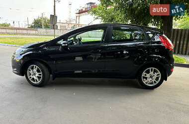 Хэтчбек Ford Fiesta 2011 в 