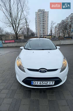 Хэтчбек Ford Fiesta 2011 в 