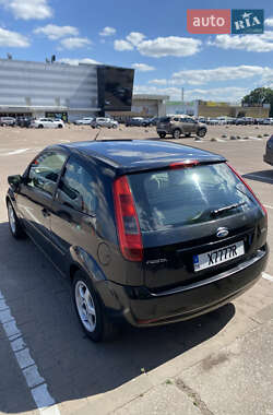 Хетчбек Ford Fiesta 2003 в 