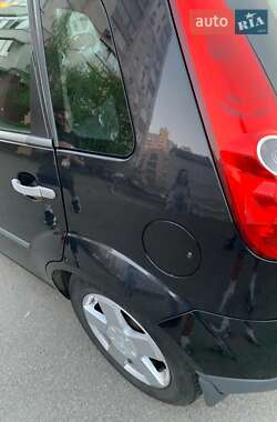 Хэтчбек Ford Fiesta 2007 в 