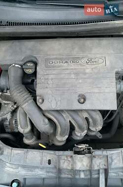 Хэтчбек Ford Fiesta 2007 в 