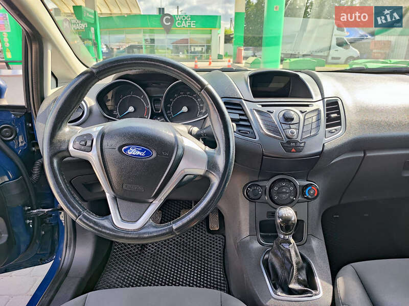 Хетчбек Ford Fiesta 2013 в Львові