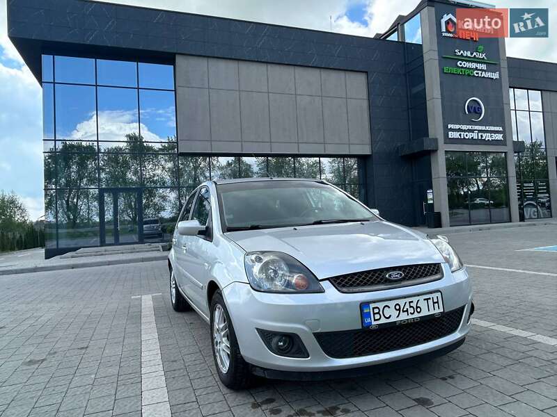 Хэтчбек Ford Fiesta 2006 в Львове