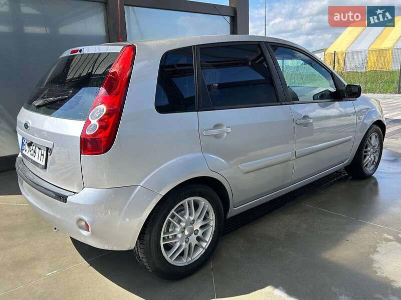 Хэтчбек Ford Fiesta 2006 в Львове