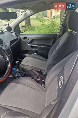 Хетчбек Ford Fiesta 2007 в 