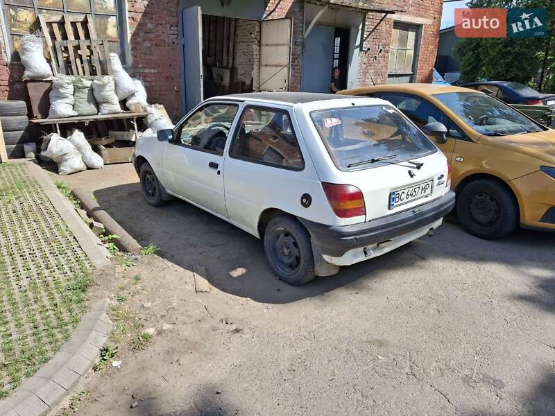 Хэтчбек Ford Fiesta 1990 в Львове