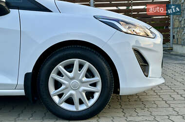 Хэтчбек Ford Fiesta 2018 в 