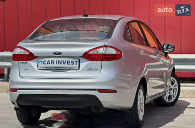 Седан Ford Fiesta 2015 в 