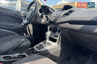 Седан Ford Fiesta 2015 в 