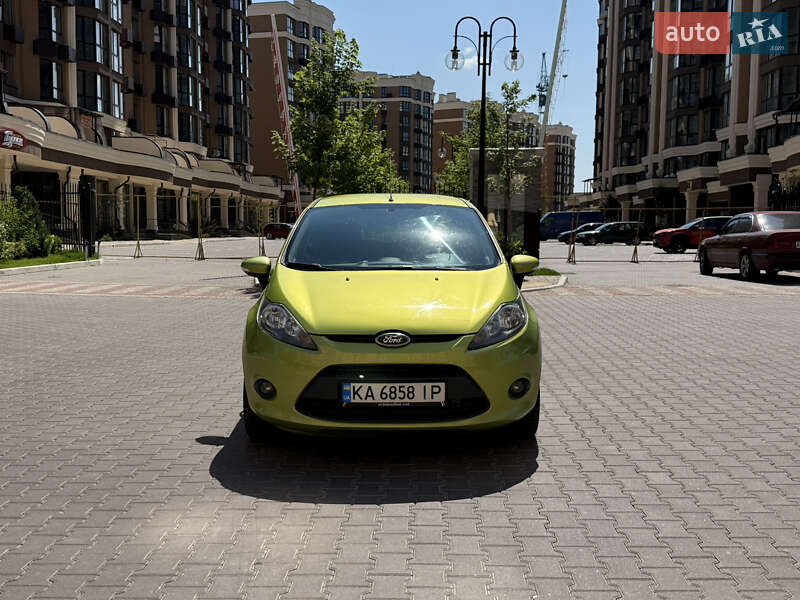 Хетчбек Ford Fiesta 2010 в Софіївській Борщагівці