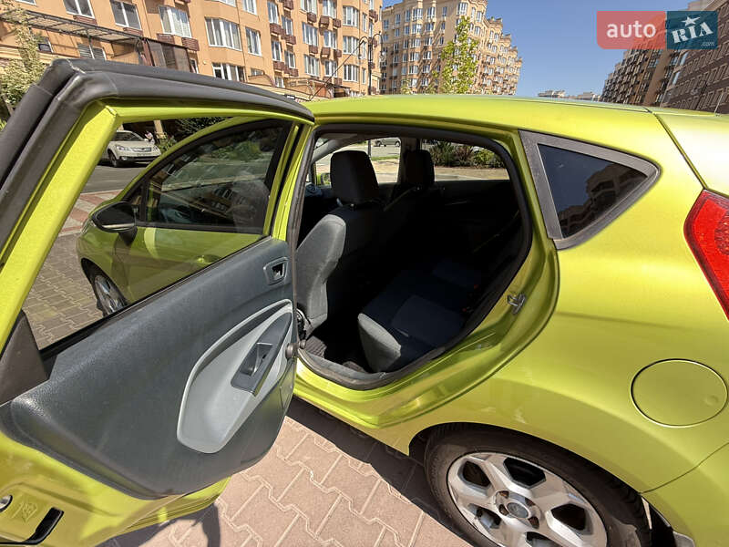 Хетчбек Ford Fiesta 2010 в Софіївській Борщагівці